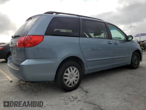 2010 Toyota Sienna CE z VIN 5TDKK4CC9AS341928, wystawiony jako Copart lot #86047675 z przebiegiem 169 006 mil mil oraz Szkoda całkowita • Salvage title. Historia ofert i sprzedaży dostępna na DreamBid. Obrazek 3.