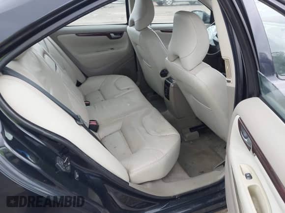 2007 Volvo S60 2.5L Turbo с VIN YV1RS592672623537, выставлен на аукционе IAAI как лот 43030559 с пробегом 171 530 миль миль и . История ставок и продаж доступна на DreamBid. Изображение 8.