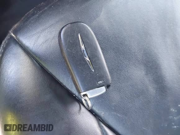 2014 Chrysler 300 с VIN 2C3CCAAG8EH135997, выставлен на аукционе IAAI как лот 43072867 с пробегом 101 428 миль миль и . История ставок и продаж доступна на DreamBid. Изображение 11.