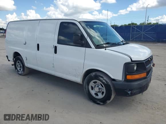 2008 Chevrolet Express Cargo z VIN 1GCFG15X381131897, wystawiony jako Copart lot #84537325 z przebiegiem 71 803 mil mil oraz Nie do naprawy • Non repairable. Historia ofert i sprzedaży dostępna na DreamBid. Obrazek 4.