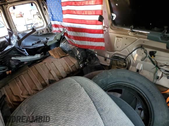 1994 Ford Econoline Cargo с VIN 1FTEE14N0RHB57870, выставлен на аукционе Copart как лот 52521055 с пробегом Не указан миль и Списание • Salvage title. История ставок и продаж доступна на DreamBid. Изображение 11.