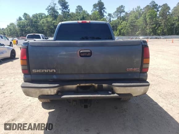 2006 GMC Sierra 1500 SLE1 with VIN 2GTEK19B261278552, listed as a Copart auction lot 56952085 with 314,082 mi miles and Clean title. Bid and sale history available at DreamBid. Image 6.