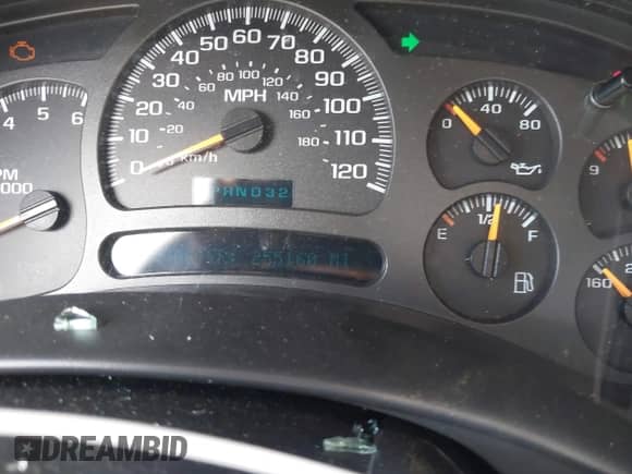 2004 Chevrolet Tahoe Z71 z VIN 1GNEK13Z84R105328, wystawiony jako IAAI lot #42850218 z przebiegiem 255 160 mil mil oraz . Historia ofert i sprzedaży dostępna na DreamBid. Obrazek 7.