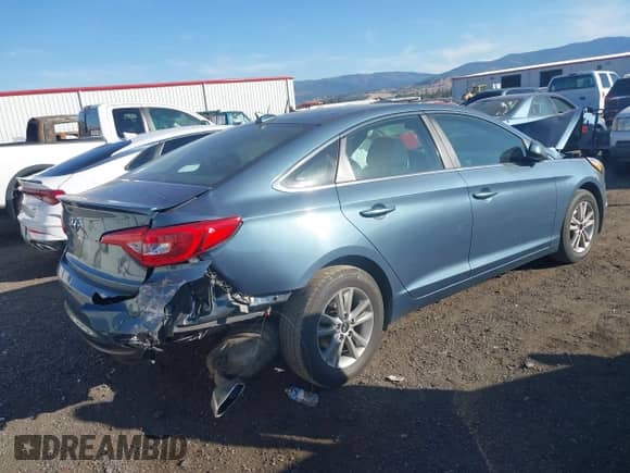2016 Hyundai Sonata SE z VIN 5NPE24AF6GH294611, wystawiony jako IAAI lot #43416738 z przebiegiem 123 473 mil mil oraz . Historia ofert i sprzedaży dostępna na DreamBid. Obrazek 4.
