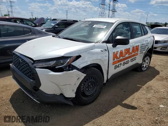 2024 Toyota Corolla Cross L with VIN 7MUAAABG4RV089721, listed as a Copart auction lot 62896205 with 42,017 mi miles and Salvage title. Bid and sale history available at DreamBid. Image 1.