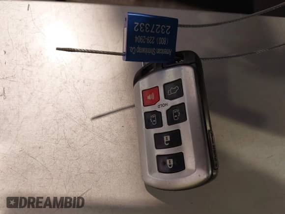 2015 Toyota Sienna XLE с VIN 5TDYK3DC1FS586331, выставлен на аукционе IAAI как лот 42820325 с пробегом 157 583 миль миль и . История ставок и продаж доступна на DreamBid. Изображение 11.