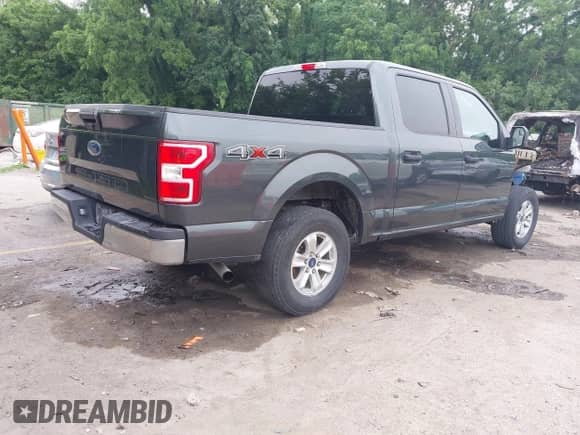 2018 Ford F-150 XL z VIN 1FTEW1EB4JKD70961, wystawiony jako IAAI lot #42481830 z przebiegiem 76 972 mil mil oraz . Historia ofert i sprzedaży dostępna na DreamBid. Obrazek 4.