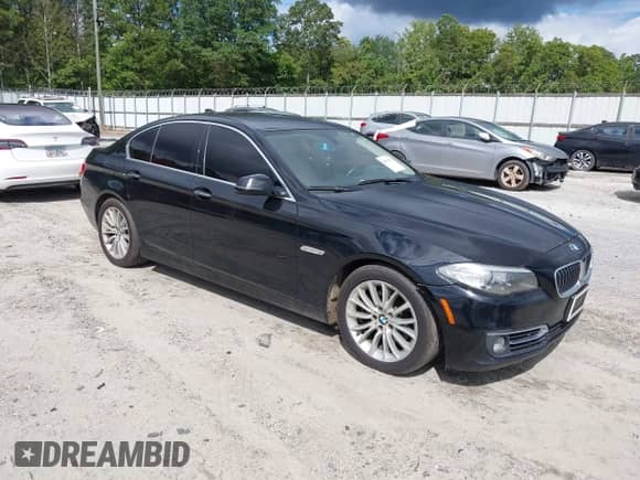 2015 BMW 5 Series 528i xDrive с VIN WBA5A7C58FD623139, выставлен на аукционе IAAI как лот 42979970 с пробегом 123 000 миль миль и . История ставок и продаж доступна на DreamBid. Изображение 1.