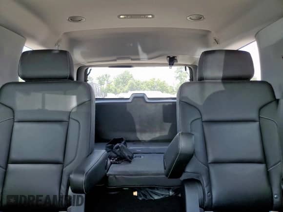 2018 Chevrolet Tahoe LT z VIN 1GNSKBKCXJR396397, wystawiony jako Copart lot #66077255 z przebiegiem 86 555 mil mil oraz Czysty tytuł • Clean title. Historia ofert i sprzedaży dostępna na DreamBid. Obrazek 10.