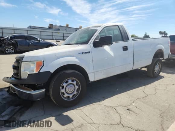 2013 Ford F-150 XL z VIN 1FTMF1CM4DKF26646, wystawiony jako Copart lot #66309905 z przebiegiem 342 614 mil mil oraz Szkoda całkowita • Salvage title. Historia ofert i sprzedaży dostępna na DreamBid. Obrazek 1.