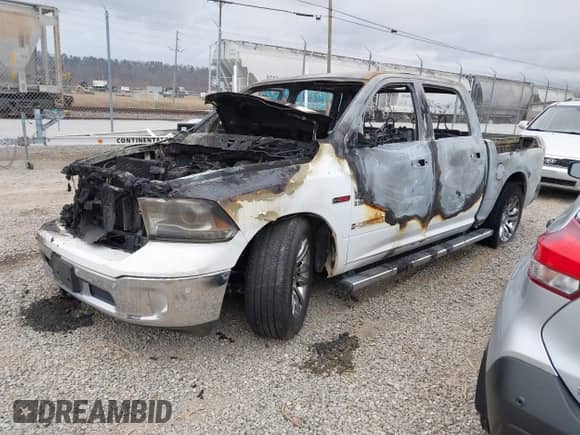 2014 Ram 1500 Longhorn z VIN 1C6RR7PM3ES355942, wystawiony jako IAAI lot #41481504 z przebiegiem Nie podano mil oraz . Historia ofert i sprzedaży dostępna na DreamBid. Obrazek 2.