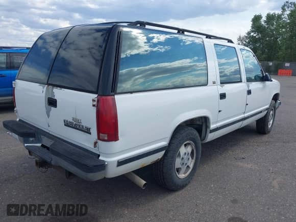 1993 Chevrolet Suburban с VIN 1GNFK16K6PJ397809, выставлен на аукционе IAAI как лот 43161521 с пробегом 263 559 миль миль и . История ставок и продаж доступна на DreamBid. Изображение 4.