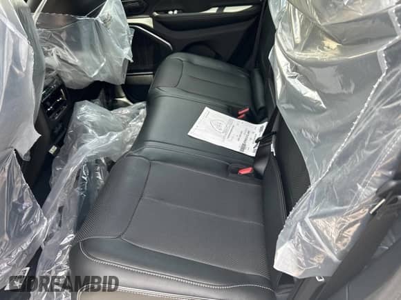 2023 Jeep Grand Cherokee Overland z VIN 1C4RJHDG3PC6464, wystawiony jako Copart lot #67408165 z przebiegiem 19 mil mil oraz Czysty tytuł • Clean title. Historia ofert i sprzedaży dostępna na DreamBid. Obrazek 14.