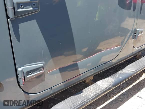 2008 Jeep Wrangler Unlimited X с VIN 1J4GB39178L625537, выставлен на аукционе IAAI как лот 42302408 с пробегом 266 791 миль миль и . История ставок и продаж доступна на DreamBid. Изображение 17.