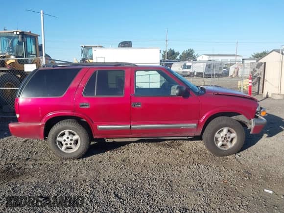 2000 Chevrolet Blazer LT с VIN 1GNDT13W6Y2243611, выставлен на аукционе IAAI как лот 43242790 с пробегом 251 823 миль миль и . История ставок и продаж доступна на DreamBid. Изображение 14.
