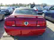 2006 Ford Mustang GT Deluxe z VIN 1ZVFT85H865193554, wystawiony jako IAAI lot #43188971 z przebiegiem 65 402 mil mil oraz . Historia ofert i sprzedaży dostępna na DreamBid. Obrazek 17.