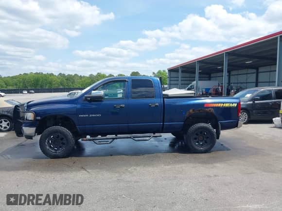 2004 Dodge 2500 SLT with VIN 1D7KU28D24J177641, listed as a IAAI auction lot 42071244 with 248,147 mi miles and . Bid and sale history available at DreamBid. Image 14.