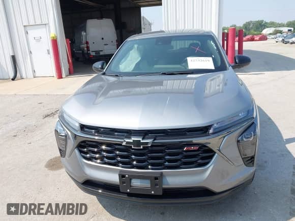 2025 Chevrolet Trax 1RS with VIN KL77LGEP4SC287734, listed as a IAAI auction lot 42732619 with 1,600 mi miles and . Bid and sale history available at DreamBid. Image 12.