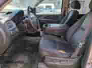 2010 Chevrolet Suburban LS с VIN 1GNUKHE36AR139194, выставлен на аукционе Copart как лот 64773325 с пробегом 224 248 миль миль и Списание • Salvage title. История ставок и продаж доступна на DreamBid. Изображение 7.