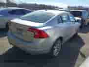 2018 Volvo S60 Inscription с VIN LYV402HK1JB177583, выставлен на аукционе IAAI как лот 41581460 с пробегом 78 995 миль миль и . История ставок и продаж доступна на DreamBid. Изображение 4.