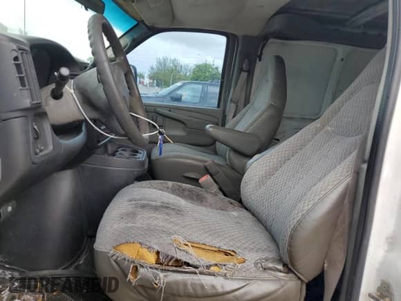 2004 Chevrolet Express Cargo с VIN 1GCGG25U841188896, выставлен на аукционе Copart как лот 59914195 с пробегом 331 537 миль миль и Списание • Salvage title. История ставок и продаж доступна на DreamBid. Изображение 7.