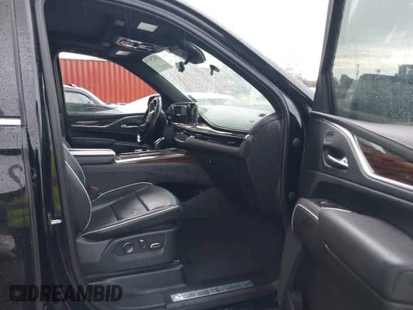 2021 Cadillac Escalade ESV Premium Luxury с VIN 1GYS3KKL5MR386798, выставлен на аукционе IAAI как лот 43234176 с пробегом 247 671 миль миль и . История ставок и продаж доступна на DreamBid. Изображение 5.