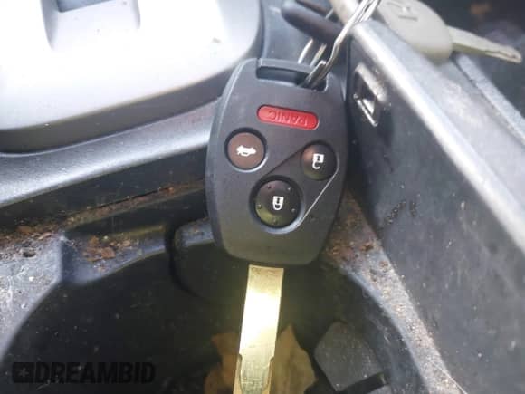 2011 Honda Accord EX с VIN 1HGCP2F70BA012611, выставлен на аукционе IAAI как лот 43508421 с пробегом 181 344 миль миль и . История ставок и продаж доступна на DreamBid. Изображение 11.