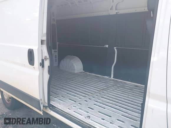 2023 Ram ProMaster Cargo с VIN 3C6LRVDG1PE549464, выставлен на аукционе IAAI как лот 43032323 с пробегом 62 116 миль миль и . История ставок и продаж доступна на DreamBid. Изображение 8.