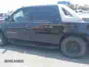 2007 Chevrolet Avalanche LTZ z VIN 3GNEC12087G321510, wystawiony jako IAAI lot #42432538 z przebiegiem Nie podano mil oraz . Historia ofert i sprzedaży dostępna na DreamBid. Obrazek 13.