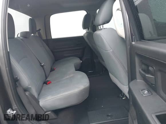 2019 Ram 1500 Tradesman z VIN 1C6RR7KG9KS520387, wystawiony jako IAAI lot #42331062 z przebiegiem 65 958 mil mil oraz . Historia ofert i sprzedaży dostępna na DreamBid. Obrazek 8.