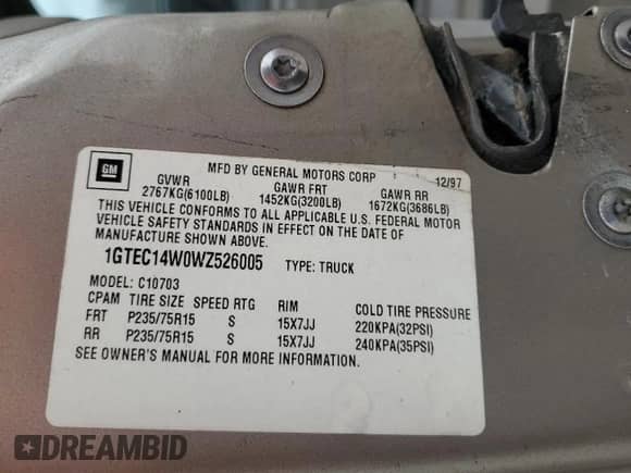 1998 GMC Sierra 1500 z VIN 1GTEC14W0WZ526005, wystawiony jako Copart lot #86539824 z przebiegiem 206 094 mil mil oraz Czysty tytuł • Clean title. Historia ofert i sprzedaży dostępna na DreamBid. Obrazek 14.