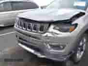 2018 Jeep Compass Limited z VIN 3C4NJCCB7JT358766, wystawiony jako IAAI lot #43005105 z przebiegiem 110 420 mil mil oraz . Historia ofert i sprzedaży dostępna na DreamBid. Obrazek 6.