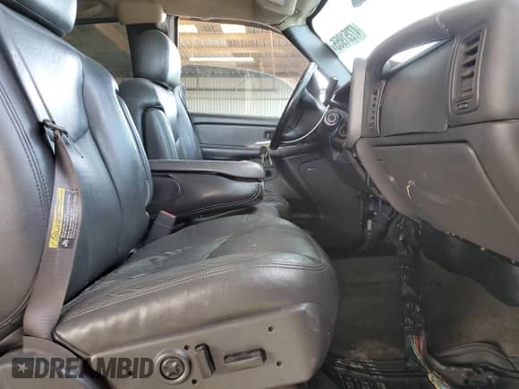 2005 GMC Sierra 1500 SLE с VIN 1GTEC19T55Z270652, выставлен на аукционе Copart как лот 47251955 с пробегом 144 923 миль миль и Списание • Salvage title. История ставок и продаж доступна на DreamBid. Изображение 7.