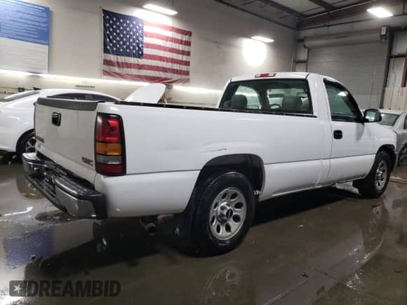 2006 GMC Sierra 1500 Work Truck z VIN 3GTEC14X96G231185, wystawiony jako Copart lot #88066325 z przebiegiem 110 120 mil mil oraz Szkoda całkowita • Salvage title. Historia ofert i sprzedaży dostępna na DreamBid. Obrazek 3.
