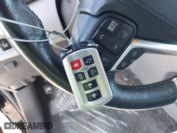 2017 Toyota Sienna XLE with VIN 5TDYZ3DC3HS771446, listed as a IAAI auction lot 43309826 with 102,712 mi miles and . Bid and sale history available at DreamBid. Image 11.