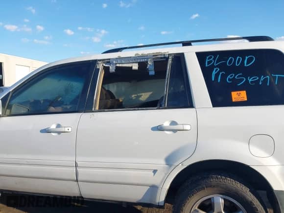 2007 Honda Pilot EX z VIN 2HKYF184X7H519875, wystawiony jako IAAI lot #43422713 z przebiegiem Nie podano mil oraz . Historia ofert i sprzedaży dostępna na DreamBid. Obrazek 6.