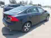 2012 Volvo S60 T5 с VIN YV1622FS7C2116145, выставлен на аукционе IAAI как лот 42560076 с пробегом 91 493 миль миль и . История ставок и продаж доступна на DreamBid. Изображение 4.