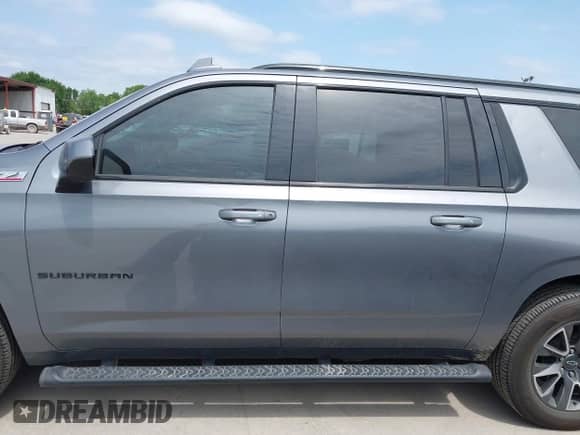 2021 Chevrolet Suburban Z71 с VIN 1GNSKDKD8MR375007, выставлен на аукционе IAAI как лот 42003473 с пробегом 100 538 миль миль и . История ставок и продаж доступна на DreamBid. Изображение 14.