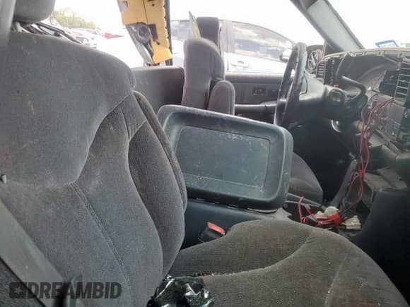 1999 GMC Sierra 1500 SLE с VIN 1GTEC14T5XZ521406, выставлен на аукционе Copart как лот 68481555 с пробегом 250 129 миль миль и Списание • Salvage title. История ставок и продаж доступна на DreamBid. Изображение 10.