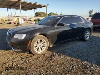 2016 Chrysler 300 Anniversary Edition с VIN 2C3CCAAG3GH313429, выставлен на аукционе Copart как лот 86071405 с пробегом 142 784 миль миль и Чистый • Clean title. История ставок и продаж доступна на DreamBid. Изображение 1.