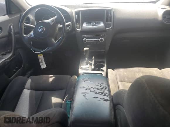 2013 Nissan Maxima S with VIN 1N4AA5APXDC827430, listed as a Copart auction lot 83758305 with 136,757 mi miles and Clean title. Bid and sale history available at DreamBid. Image 8.