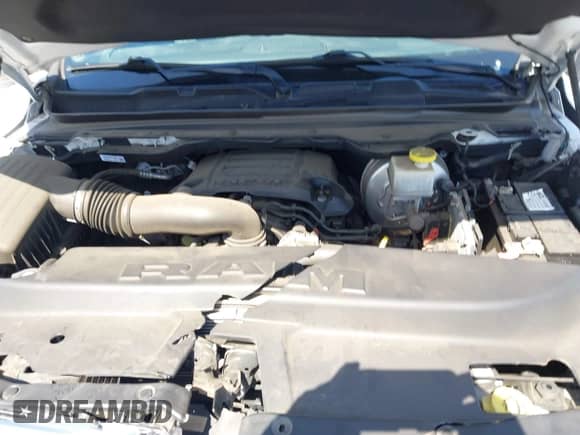 2020 Ram 1500 Big Horn z VIN 1C6RREBT4LN256707, wystawiony jako IAAI lot #42489432 z przebiegiem 95 117 mil mil oraz . Historia ofert i sprzedaży dostępna na DreamBid. Obrazek 10.