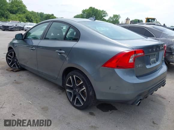 2018 Volvo S60 Dynamic с VIN YV140MTL4J2460924, выставлен на аукционе IAAI как лот 42475146 с пробегом 105 914 миль миль и . История ставок и продаж доступна на DreamBid. Изображение 3.