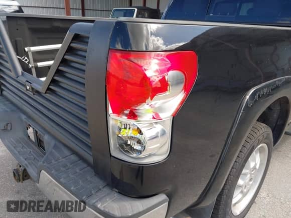 2007 Toyota Tundra SR5 с VIN 5TFRV54197X015039, выставлен на аукционе IAAI как лот 43473315 с пробегом 136 368 миль миль и . История ставок и продаж доступна на DreamBid. Изображение 17.