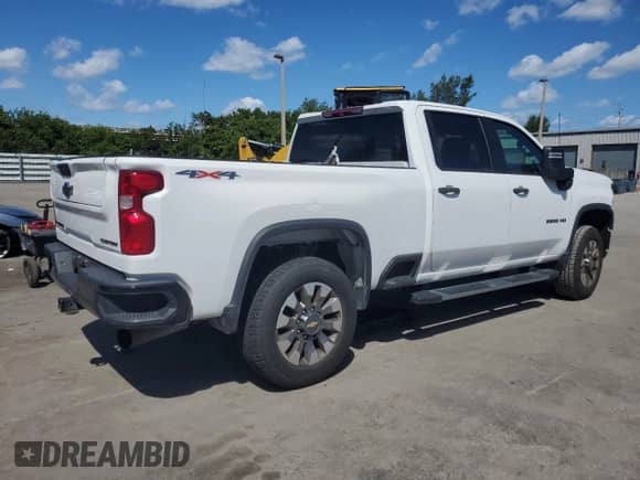 2024 Chevrolet Silverado 2500HD Custom с VIN 2GC4YMEY5R1116716, выставлен на аукционе Copart как лот 84232615 с пробегом 201 897 миль миль и Списание • Salvage title. История ставок и продаж доступна на DreamBid. Изображение 3.