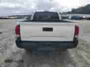 2023 Toyota Tacoma SR z VIN 3TYRX5GN2PT085100, wystawiony jako Copart lot #70010035 z przebiegiem 48 446 mil mil oraz Szkoda całkowita • Salvage title. Historia ofert i sprzedaży dostępna na DreamBid. Obrazek 6.