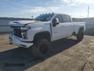2022 Chevrolet Silverado 3500HD High Country с VIN 1GC4YVEY7NF114457, выставлен на аукционе Copart как лот 72628924 с пробегом 115 513 миль миль и Списание • Salvage title. История ставок и продаж доступна на DreamBid. Изображение 1.