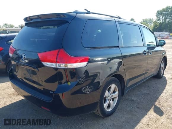 2012 Toyota Sienna LE AAS with VIN 5TDKK3DC5CS238128, listed as a IAAI auction lot 43015762 with 298,422 mi miles and . Bid and sale history available at DreamBid. Image 4.