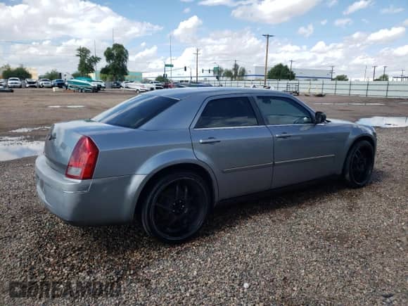 2006 Chrysler 300 Touring with VIN 2C3KA53G16H458912, listed as a Copart auction lot 85814015 with 207,998 mi miles and Clean title. Bid and sale history available at DreamBid. Image 3.