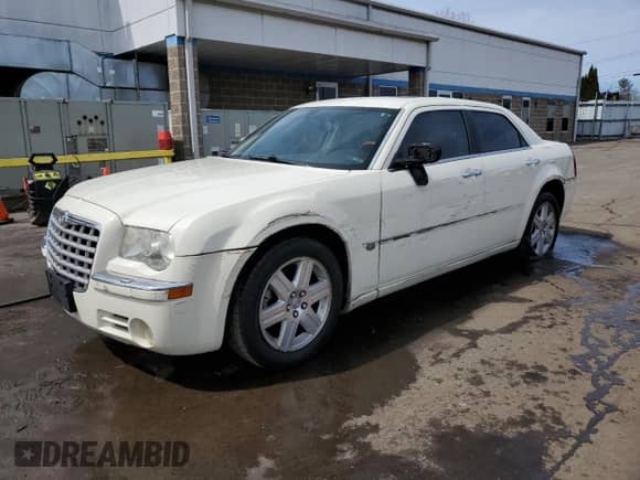 2005 Chrysler 300 300C AWD with VIN 2C3AK63H55H639159, listed as a Copart auction lot 51738805 with 192,883 mi miles and Salvage title. Bid and sale history available at DreamBid. Image 1.
